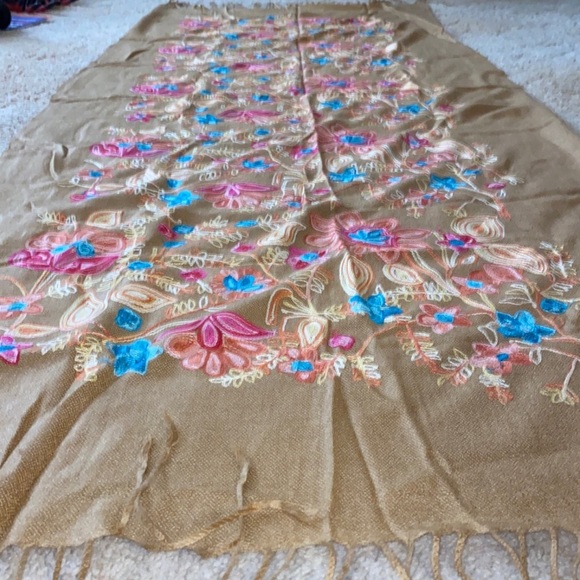 Scarf - Picture 1 of 3